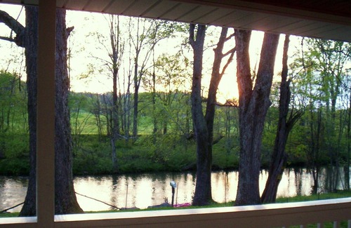 Sevierville Cabin | Experience Spence Cove River Farmhouse: Fish, Swim & Relax!