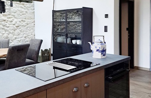 Pennautier House | Unwind in a Cozy Vacation Home with Pool Access