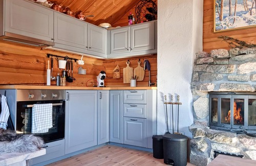 Dølemo House | Reconnect with Nature at a Cozy Vacation Home Retreat