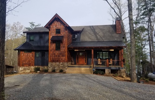 Blue Ridge Cabin | Enchanting Lake House on Beautiful Lake Blue Ridge