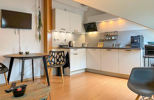 Goscino Apartment | Enjoy a Memorable Family Getaway at Kamienica Fishing Lake