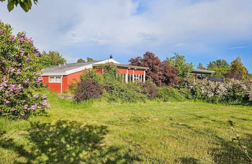 Bog By House | Experience Family Fun at This Cozy Oceanfront Retreat