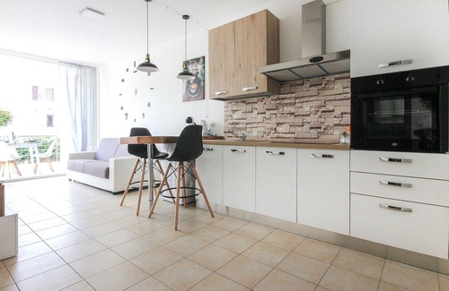 Isca Marina Apartment | Enjoy a Beachside Getaway in This Family-Friendly Apartment