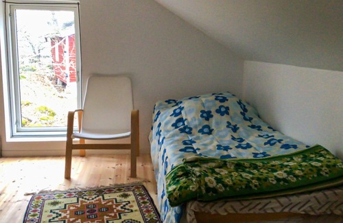 Adelso House | Spend an unforgettable vacation in this inviting cottage near the lake!