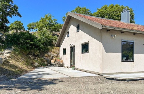 Vallda Apartment | Unforgettable Oceanview Getaway: Pet-Friendly Vacation Home