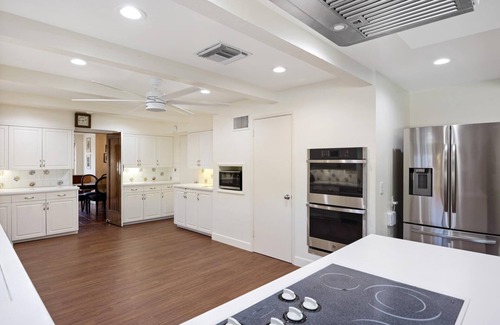 Uptown Design District House | Experience Fall in Palm Springs at Movie Colony Estate!