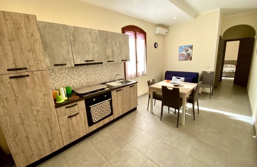 Avola House | Relax in a Beachside Retreat with Oceanfront Amenities
