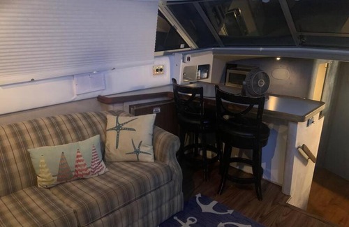 Cheboygan Boat Rental | Relax on Our 33-Foot Boat with Ocean Views