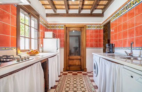 Prado del Rey House | Relaxing Cottage with Breathtaking Mountain Views Await