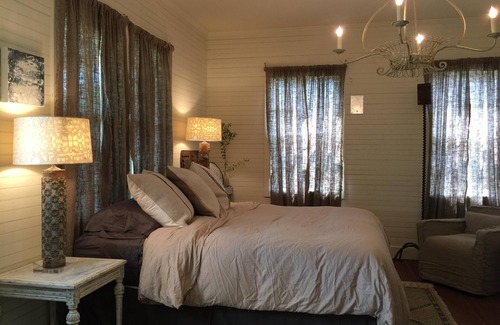 Warrenton Other | Relaxing Getaway Just 3.5 Miles from Round Top, TX