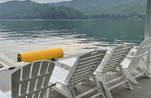 Butler Cabin | Bear Cub Cabin: Lakefront Retreat with Private Dock & Fire Pit