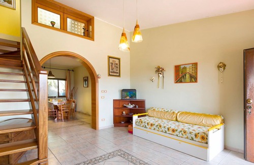 Reggio Calabria Apartment | Spend your vacation in wonderful scenery.
