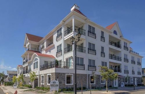 Seaside Heights Condo | Experience Oceanfront Comfort Just Steps from the Beach