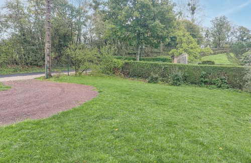 Selles House | Relax in a Cozy Cottage Surrounded by Serene Nature