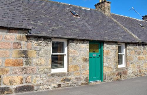Aberlour House | Welcoming Spey Cottage: Family-Friendly Getaway Awaits