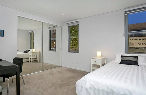 Cremorne Apartment | Immaculate Oceanfront Retreat in Central Cremorne