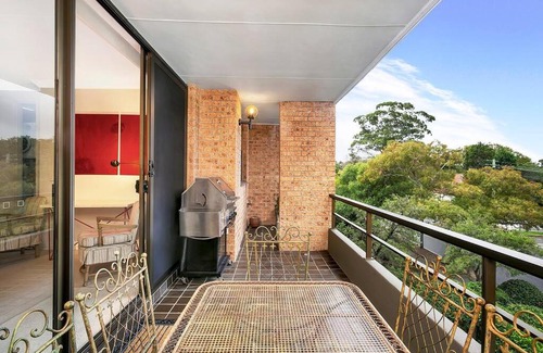 Cremorne Apartment | Convenient SPF13 Apartment with Child-Friendly Amenities