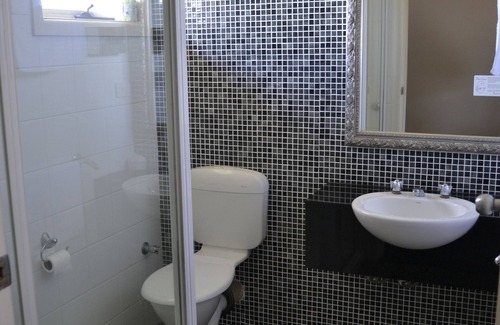 North Geelong Hotel | Inviting Stay at Sphinx Hotel Motel with Pool & Breakfast