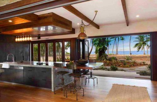 Mowbray House | Relax at Spice At Oak: Award-Winning Oceanfront Escape