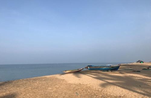 Iranawila Hotel | Unwind at Spice of Ceylon: Ocean View & Pool Access