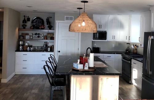 Spicer Cottage | Family-Friendly Spice of Life Cottage with Lake View