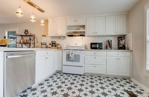 Pedernales Bend House | Discover Spicewood: Hot Tub, Lake View & Cozy Fire Pit