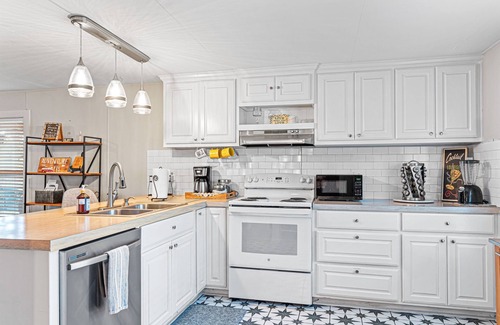 Pedernales Bend House | Discover Spicewood: Hot Tub, Lake View & Cozy Fire Pit