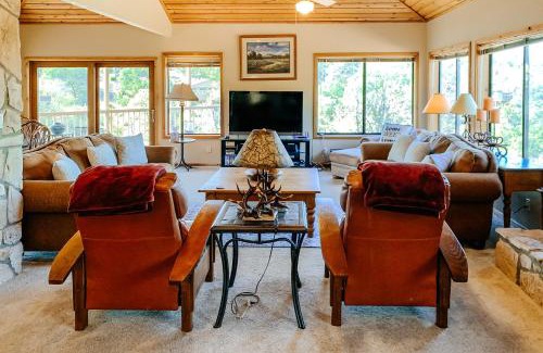 Spicewood House | Family-Friendly Spicewood Treehouse with Pool & Pet Perks