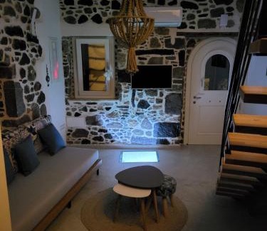 Mandraki House | Exceptional Spiliani View Hotel with Child-Friendly Amenities