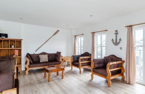 Hoveton House | Experience Spinaker: Pet-Friendly Family Retreat Awaits