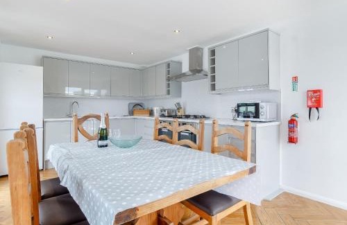 Hoveton House | Experience Spinaker: Pet-Friendly Family Retreat Awaits
