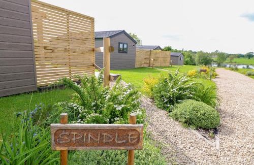 Swadlincote House | Pet-Friendly Retreat at Spindle - A 4-Star Experience
