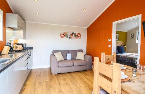 Swadlincote House | Pet-Friendly Retreat at Spindle - A 4-Star Experience