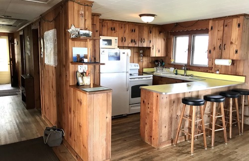 Meredith Cabin | Lakefront Bliss at Spindle Point - Guest Rated 10/10