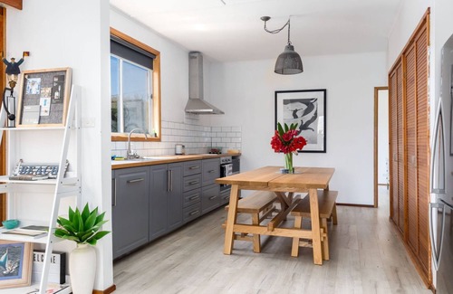 Kiama House | Discover SPINDRIFT: Oceanfront Retreat in Kiama!