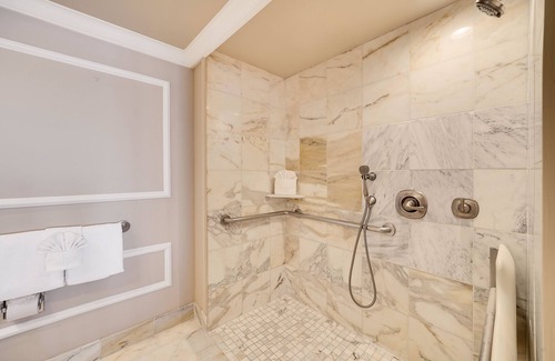 Monterey Hotel | Experience Spindrift Inn: Rated 9.4 with Family-Friendly Amenities