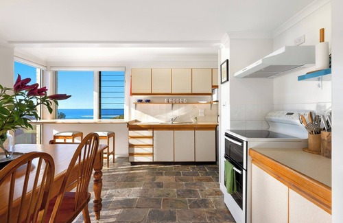 Yamba Apartment | Cozy Spindrift Lowerdeck with Ocean Views and Beach Access