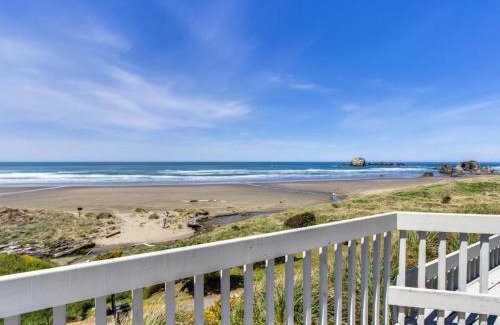 Bandon House | Oceanfront Retreat at Spindrift - Pet Friendly & Scenic Views