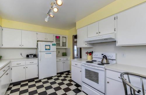 Bandon House | Seaside Retreat: Spindrift Oceanfront Home with Pet Access