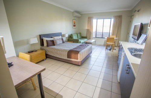 Townview Hotel | Discover Spinifex Motel & Serviced Apartments - 4 Star Comfort