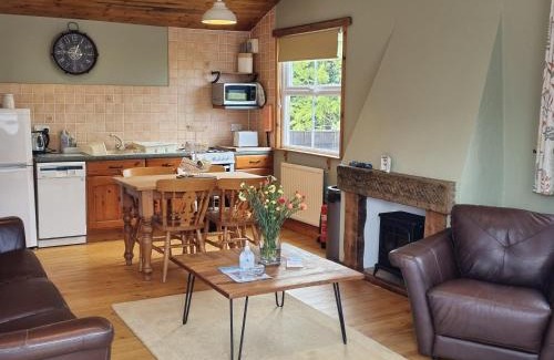 Staithes House | Pet-Friendly Haven: Spinnaker Hotel with High Ratings