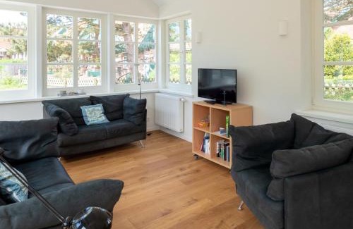 Spiekeroog Apartment | Oceanfront Getaway at Spinnaker: Family-Friendly Retreat