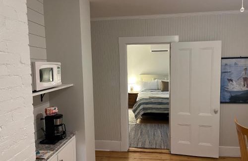 Phippsburg House | Seaside Retreat: Spinneys Guesthouse & Beach Cottages