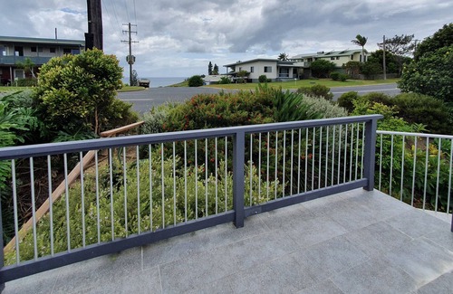 Scotts Head House | Oceanfront Retreat with Stunning Pool and Breakfast