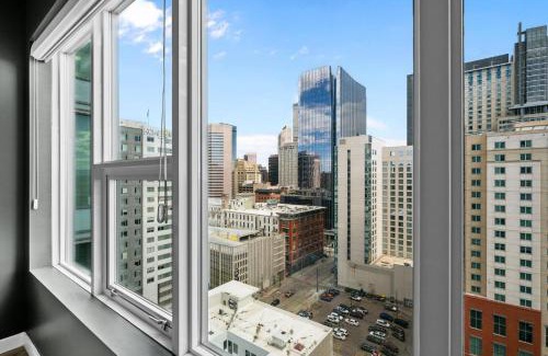 Downtown Denver House | Stylish Spire - Unit 1810 with Pool & Family-Friendly Amenities