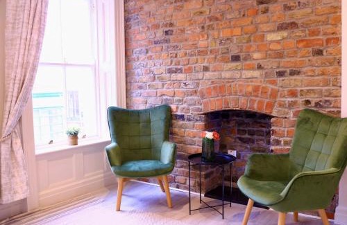 City Centre Dublin Apartment | Guest Favorite: Spires Entire Studio - Child-Friendly Stay