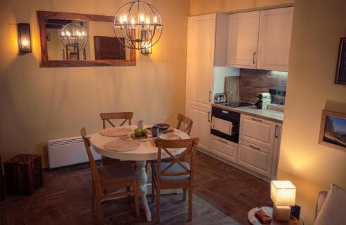 Szentendrei Villa | Unforgettable Spirit of the Earth Cottage with Ocean Views