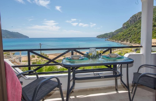 Afionas Apartment | Cozy Afionas Studio with Ocean View and Pool Access