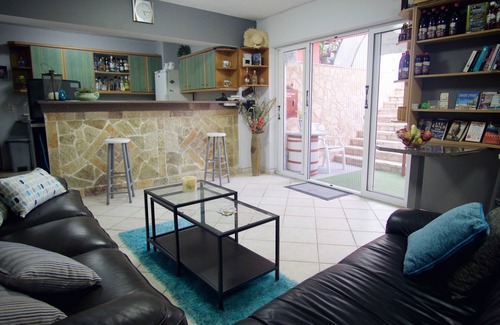Laganas House | Top-Rated Spiros Family Apts with Oceanfront Pool & Spa