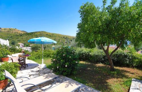 Agios Stefanos Apartment | Discover Spiros Saint Stephanos: Oceanfront Family Retreat